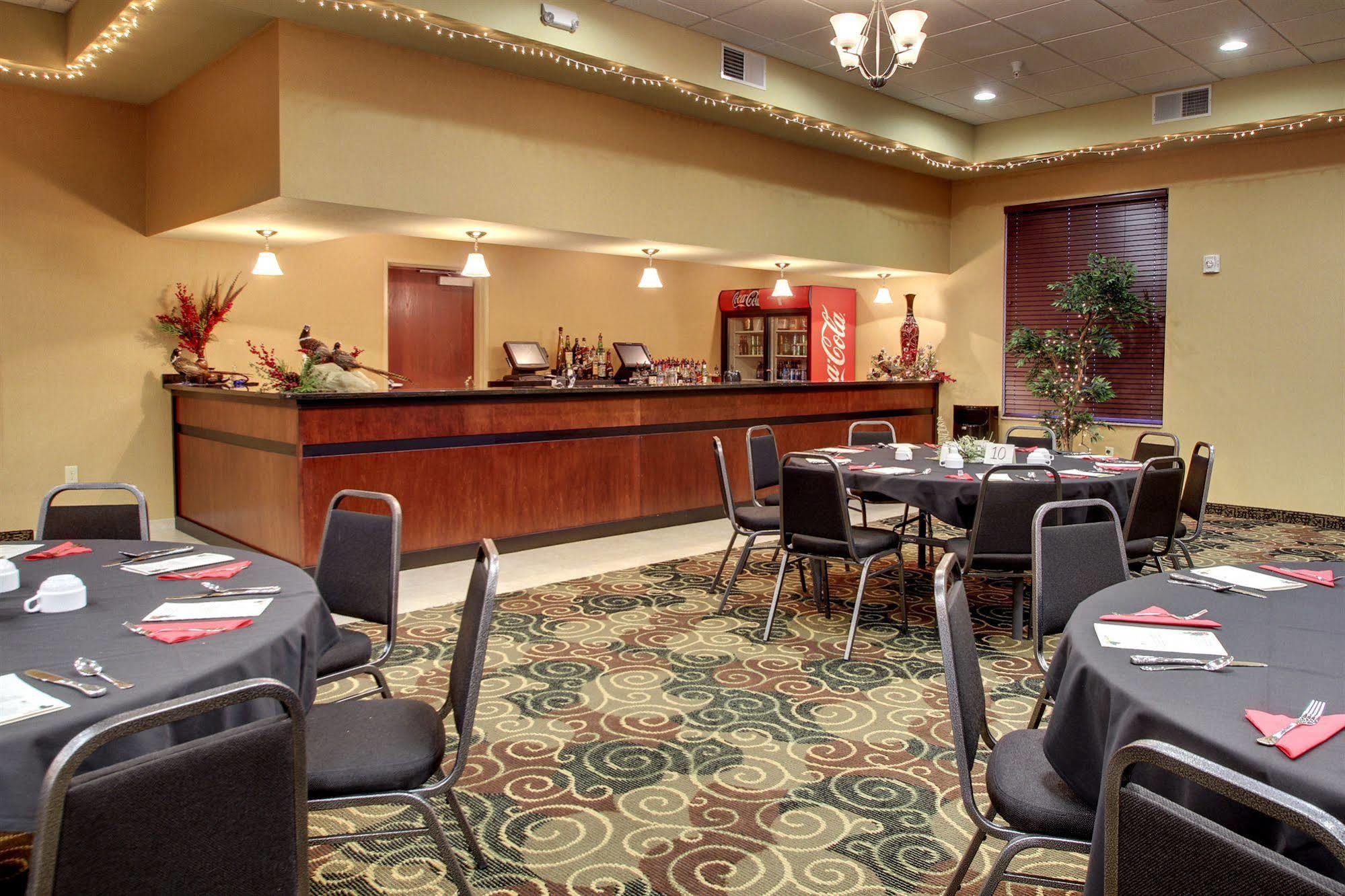 Cobblestone Hotel & Suites - Broken Bow Exteriér fotografie